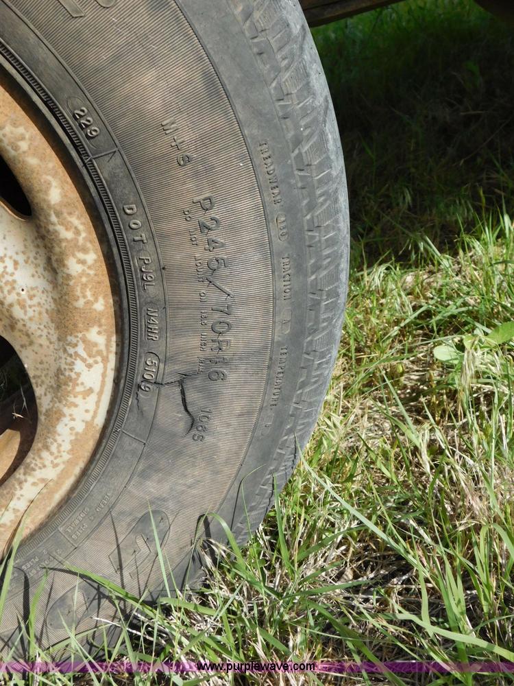 image for item L5833 1997 Ford F150 pickup truck