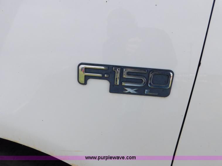 image for item L5833 1997 Ford F150 pickup truck