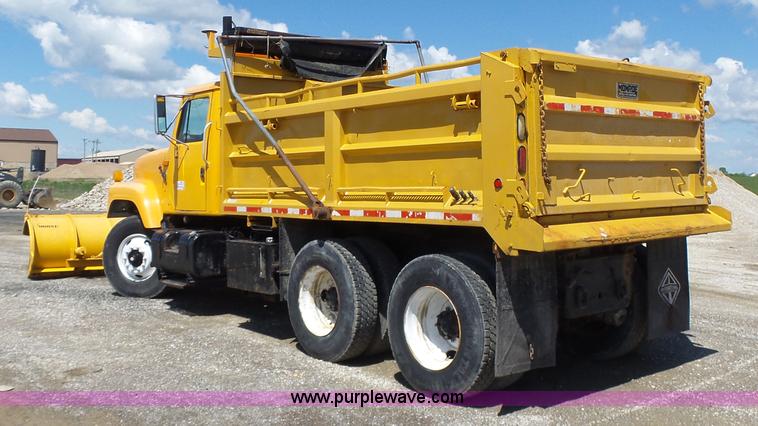 image for item L6058 2002 International F2554 dump truck