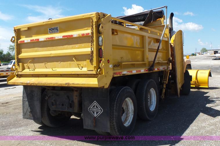 image for item L6058 2002 International F2554 dump truck