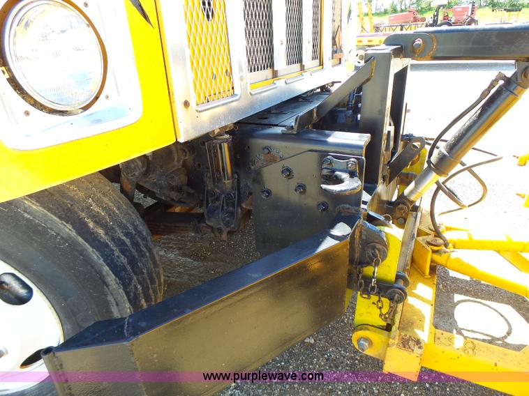 image for item L6058 2002 International F2554 dump truck