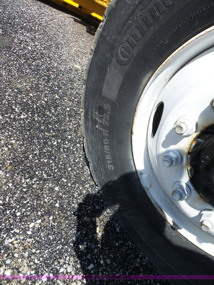 image for item L6058 2002 International F2554 dump truck