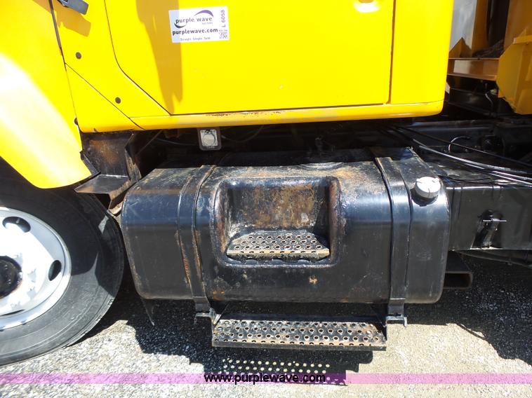 image for item L6058 2002 International F2554 dump truck