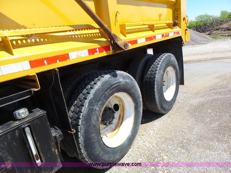 image for item L6058 2002 International F2554 dump truck