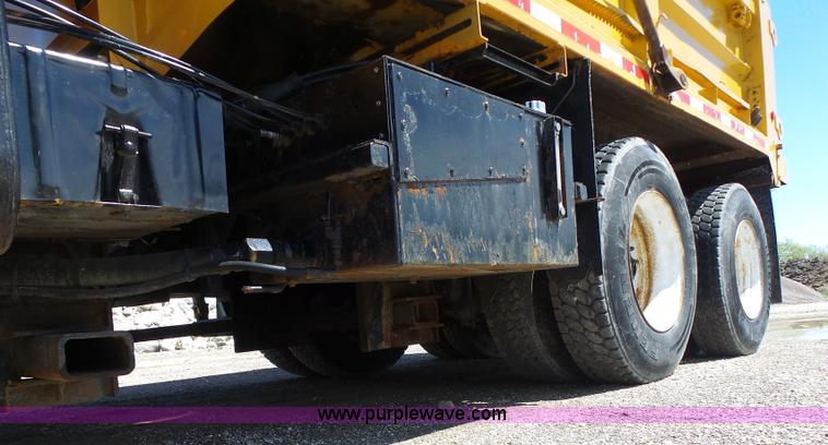 image for item L6058 2002 International F2554 dump truck