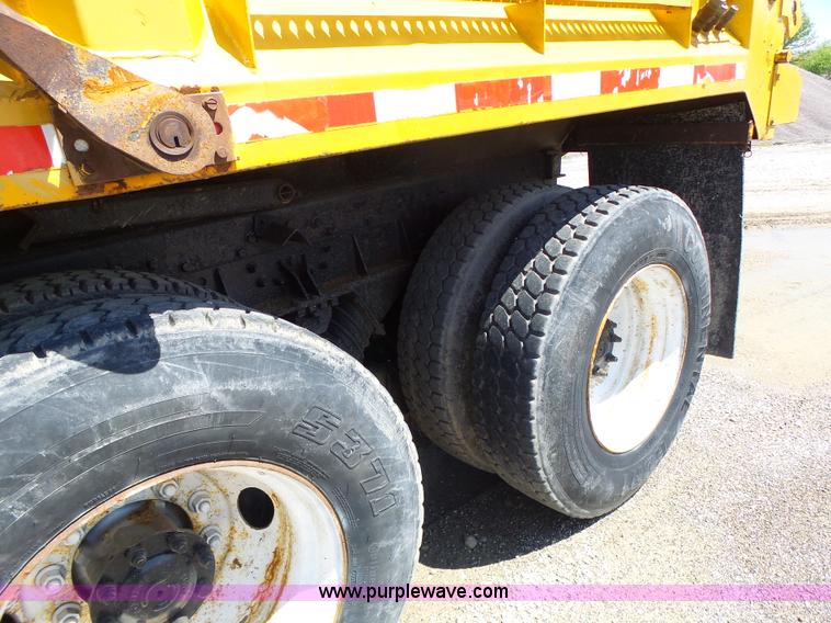 image for item L6058 2002 International F2554 dump truck