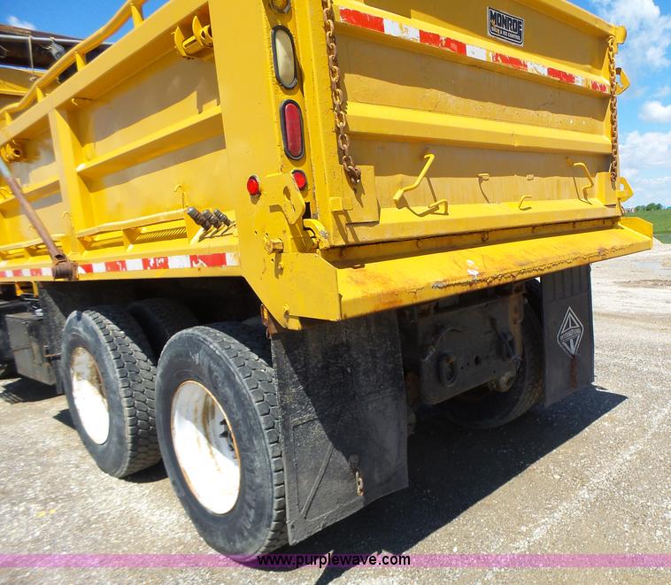 image for item L6058 2002 International F2554 dump truck