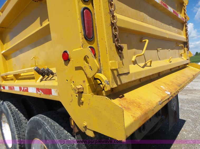 image for item L6058 2002 International F2554 dump truck