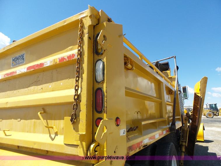 image for item L6058 2002 International F2554 dump truck