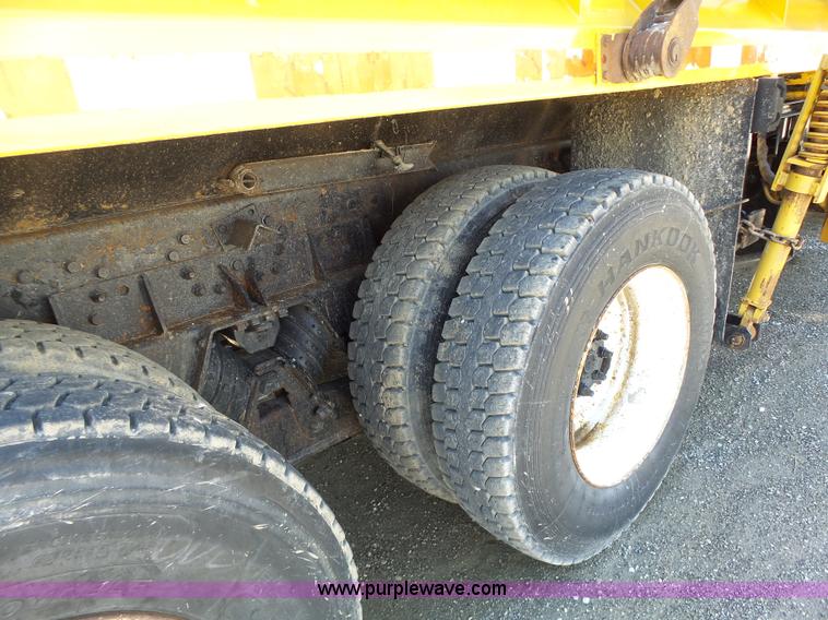 image for item L6058 2002 International F2554 dump truck