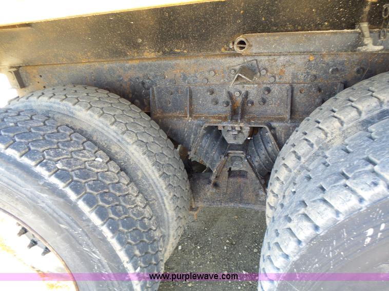 image for item L6058 2002 International F2554 dump truck
