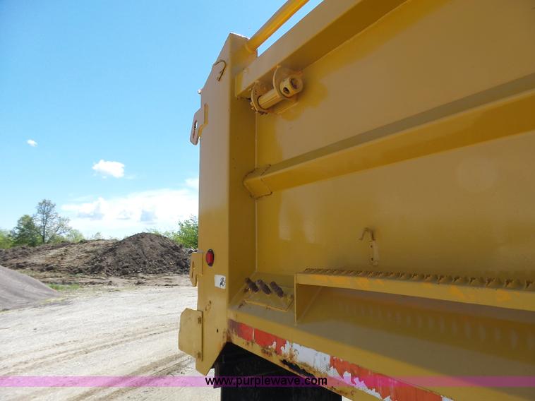 image for item L6058 2002 International F2554 dump truck