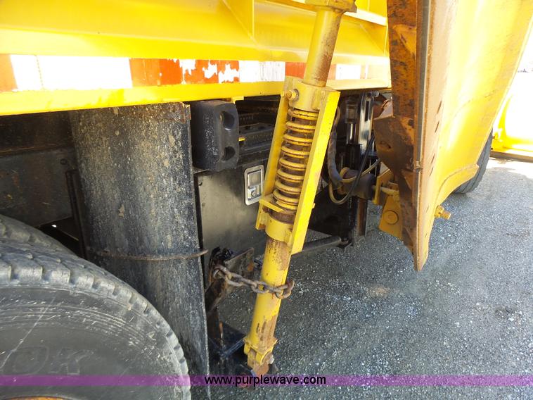 image for item L6058 2002 International F2554 dump truck