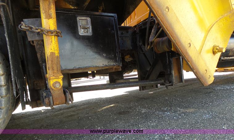 image for item L6058 2002 International F2554 dump truck