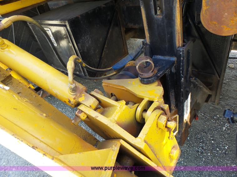 image for item L6058 2002 International F2554 dump truck