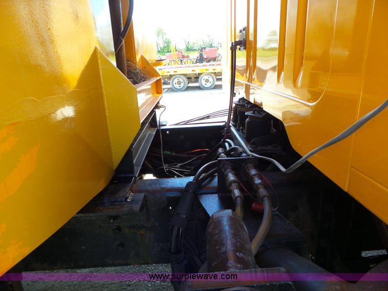 image for item L6058 2002 International F2554 dump truck