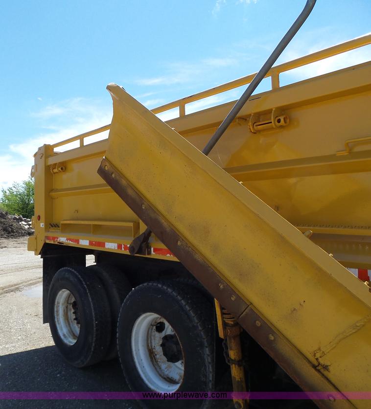 image for item L6058 2002 International F2554 dump truck