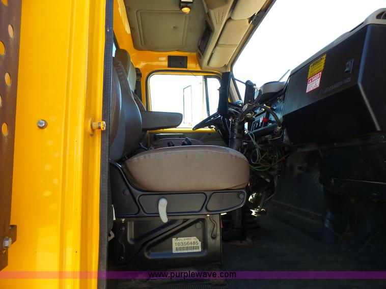 image for item L6058 2002 International F2554 dump truck