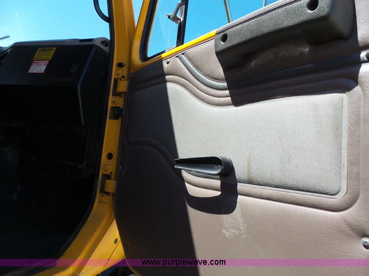 image for item L6058 2002 International F2554 dump truck