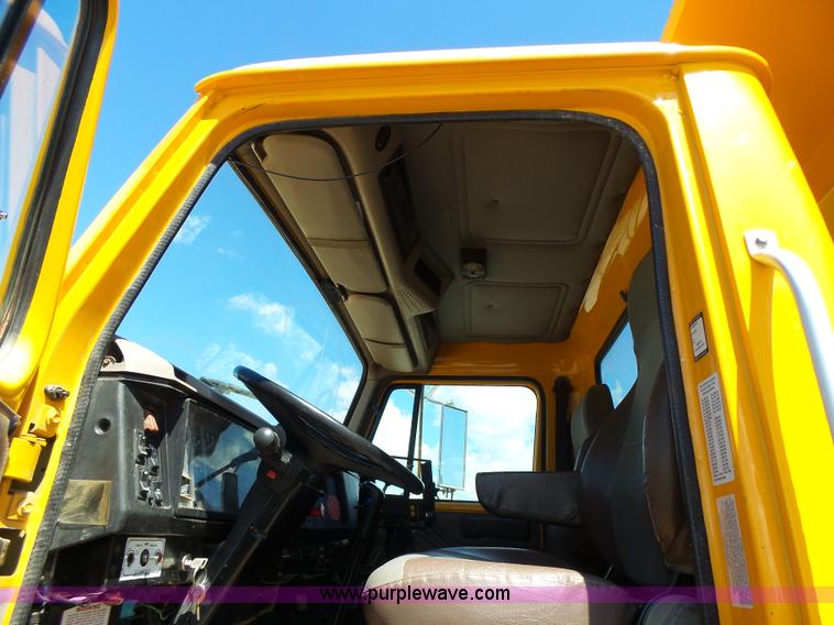image for item L6058 2002 International F2554 dump truck