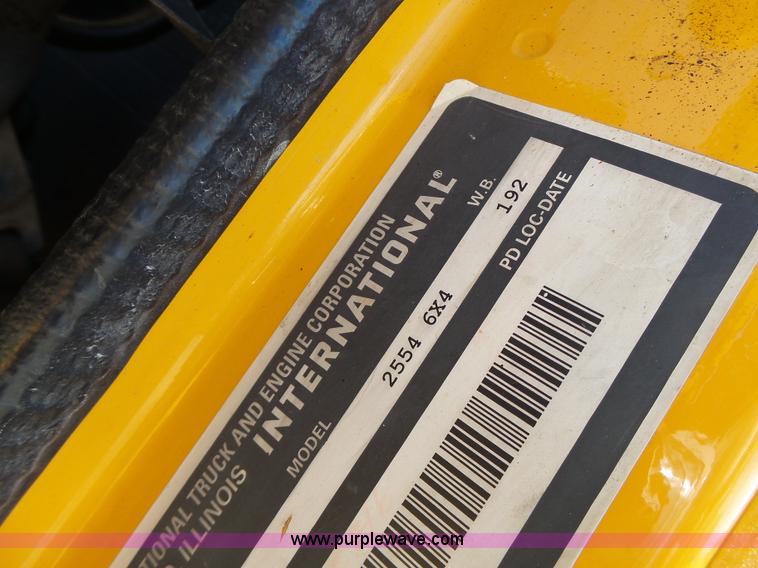 image for item L6058 2002 International F2554 dump truck