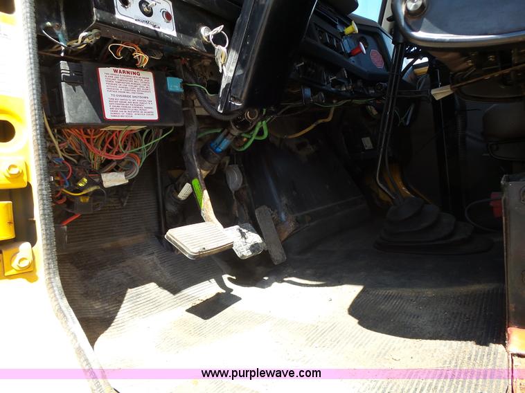 image for item L6058 2002 International F2554 dump truck