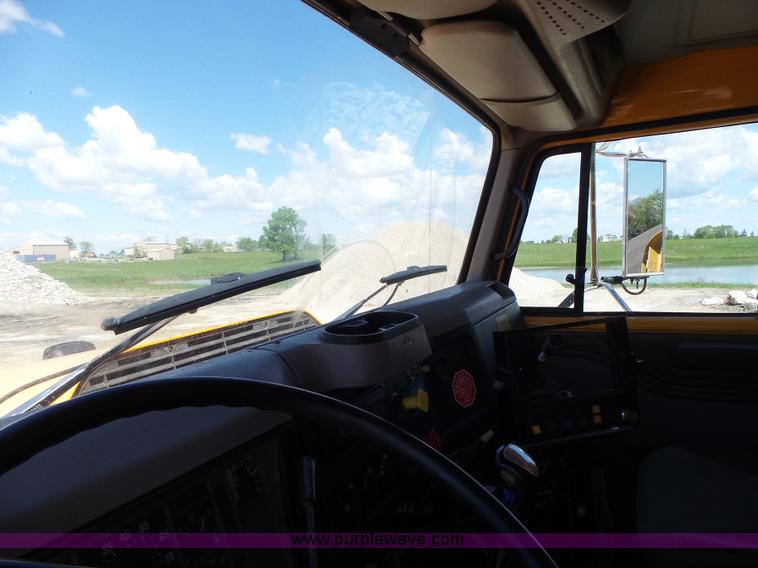 image for item L6058 2002 International F2554 dump truck