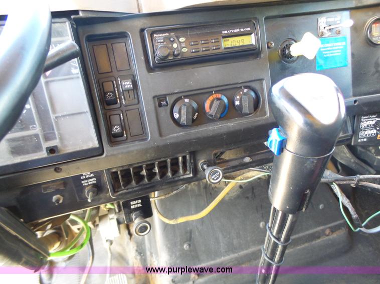 image for item L6058 2002 International F2554 dump truck