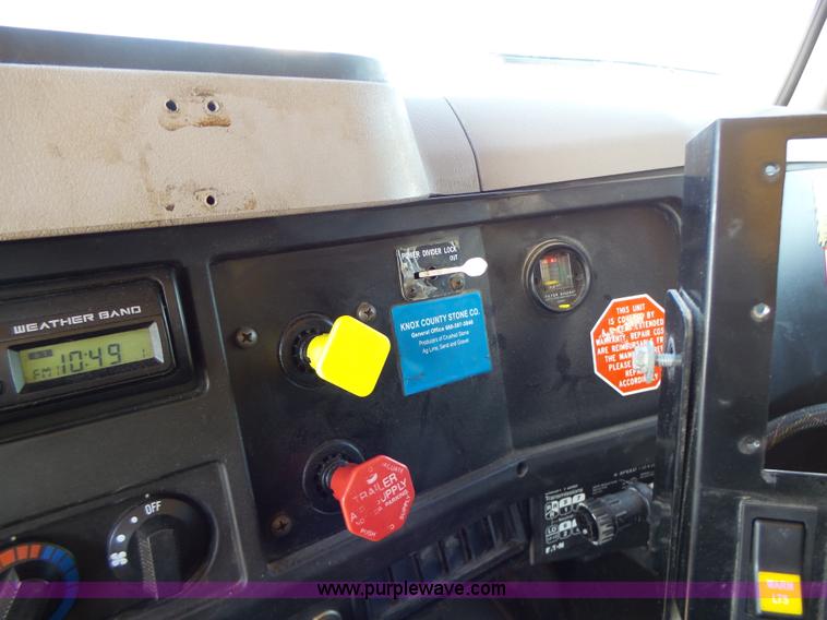 image for item L6058 2002 International F2554 dump truck