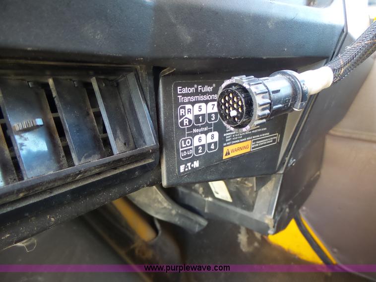 image for item L6058 2002 International F2554 dump truck