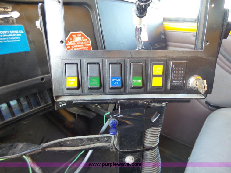 image for item L6058 2002 International F2554 dump truck