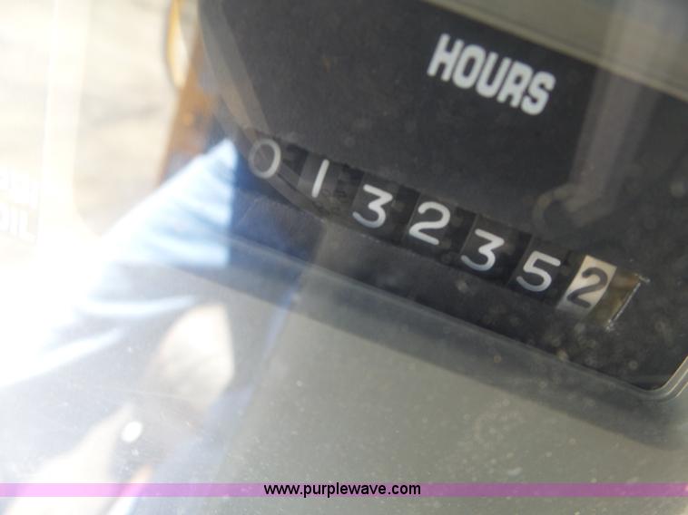 image for item L6058 2002 International F2554 dump truck