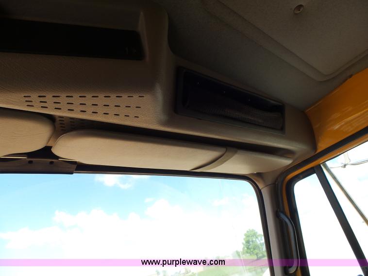 image for item L6058 2002 International F2554 dump truck