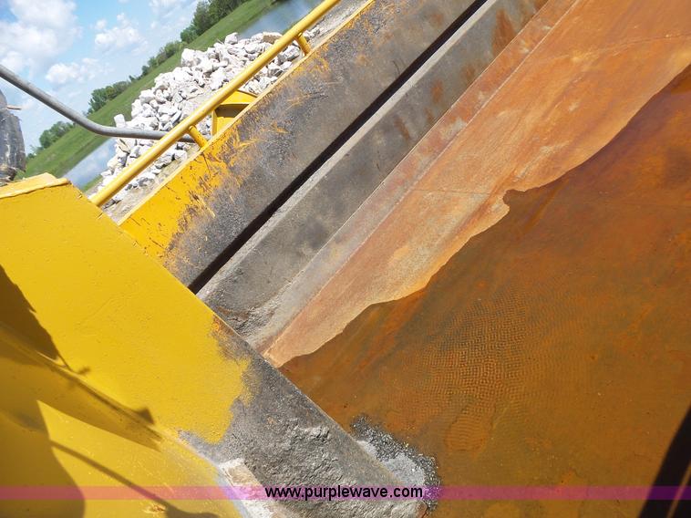 image for item L6058 2002 International F2554 dump truck