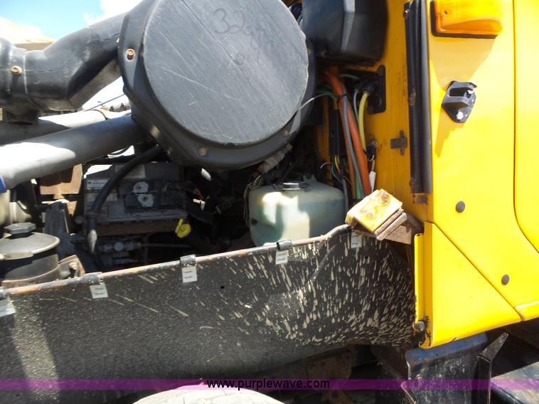 image for item L6058 2002 International F2554 dump truck