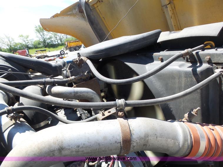 image for item L6058 2002 International F2554 dump truck