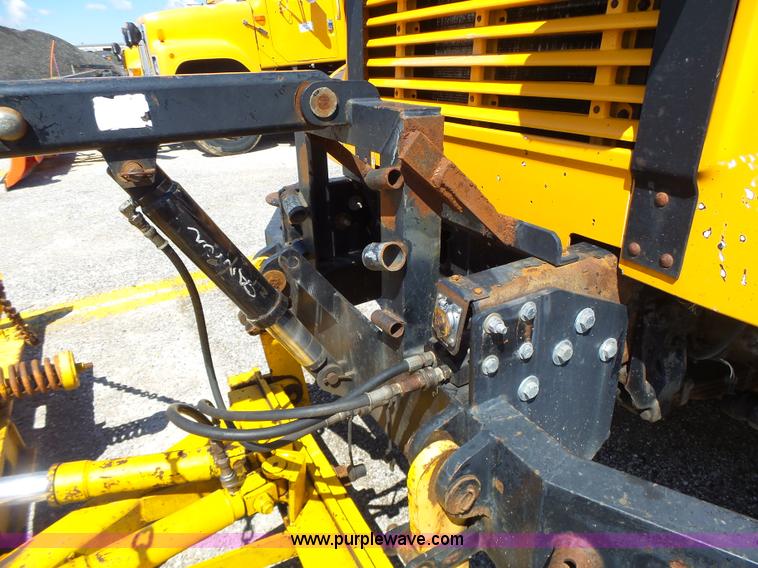 image for item L6059 2002 International 4900 dump truck