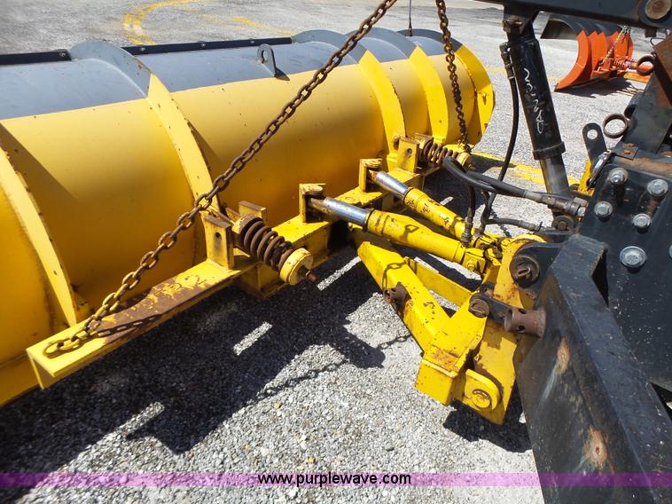 image for item L6059 2002 International 4900 dump truck