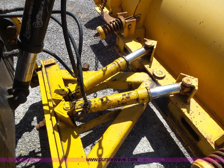 image for item L6059 2002 International 4900 dump truck