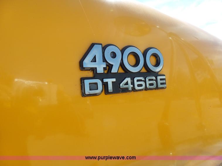 image for item L6059 2002 International 4900 dump truck