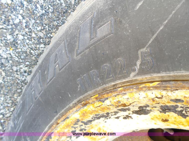 image for item L6059 2002 International 4900 dump truck