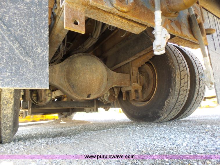 image for item L6059 2002 International 4900 dump truck