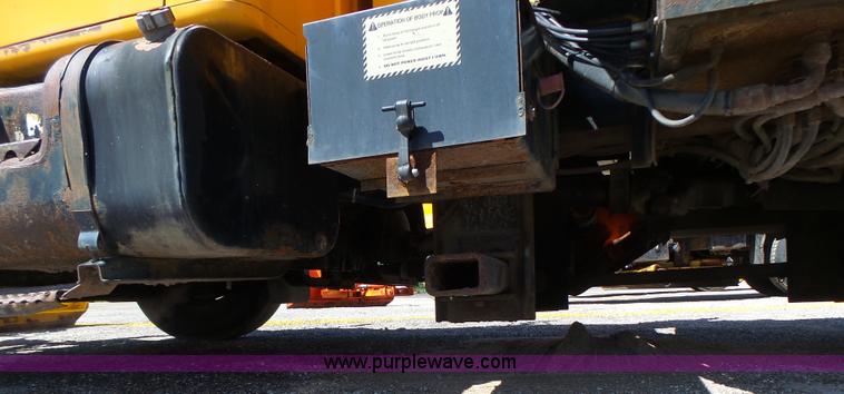 image for item L6059 2002 International 4900 dump truck