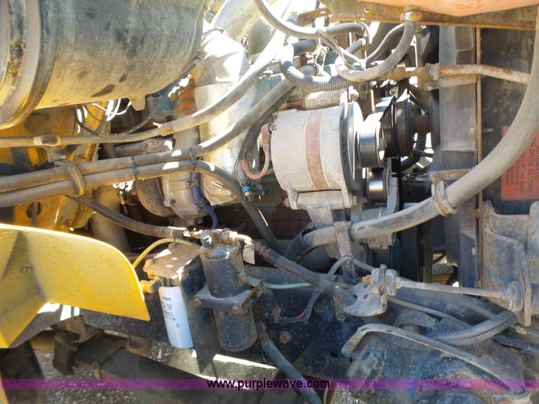 image for item L6059 2002 International 4900 dump truck