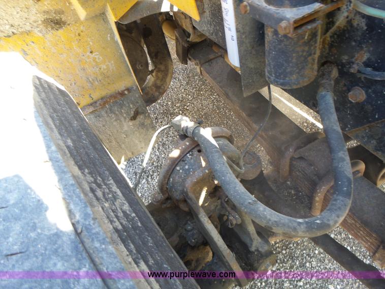 image for item L6059 2002 International 4900 dump truck