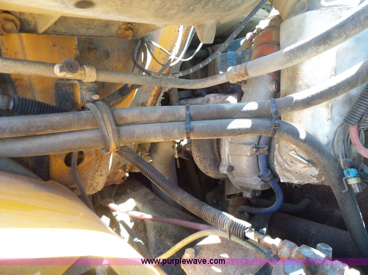 image for item L6059 2002 International 4900 dump truck