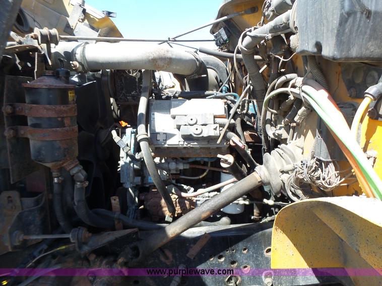 image for item L6059 2002 International 4900 dump truck