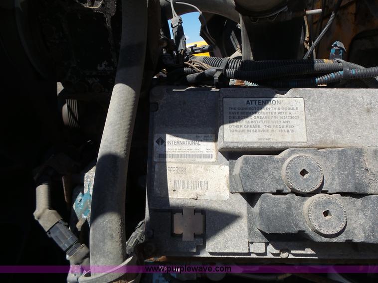 image for item L6059 2002 International 4900 dump truck