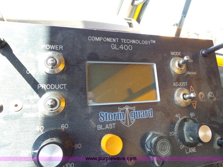 image for item L6059 2002 International 4900 dump truck