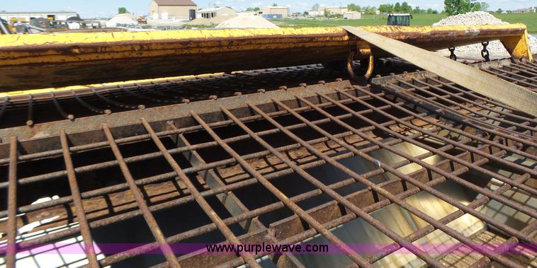 image for item L6059 2002 International 4900 dump truck